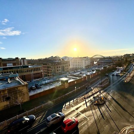 Modern Central Apartment With Views Of The Quayside Sleep 8 Free Parking Newcastle upon Tyne Exterior photo